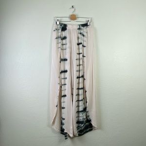 Young fabulous and broke white and black wide pants size M.